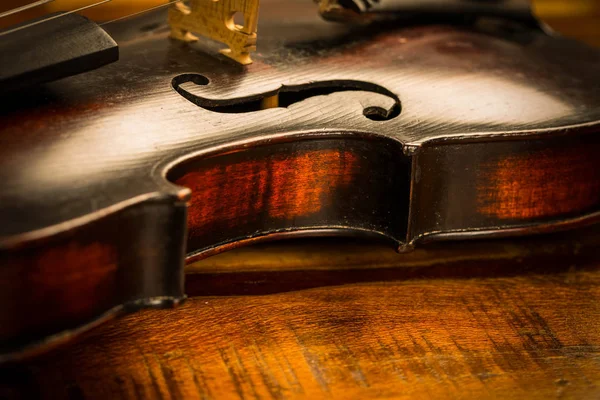 Velho Violino Estilo Vintage Fundo Madeira — Fotografia de Stock