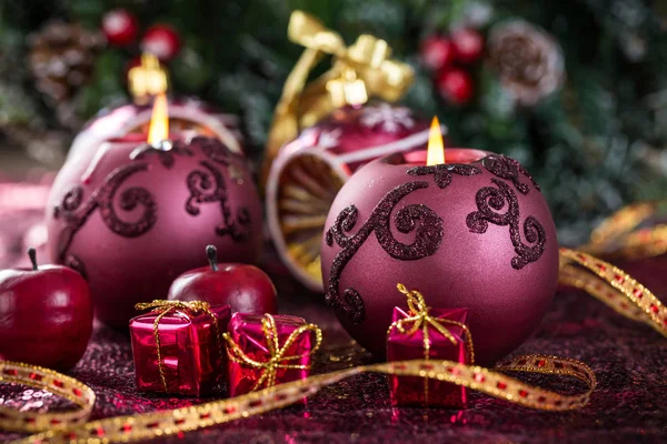 Candele Natale Con Ornamenti — Foto Stock