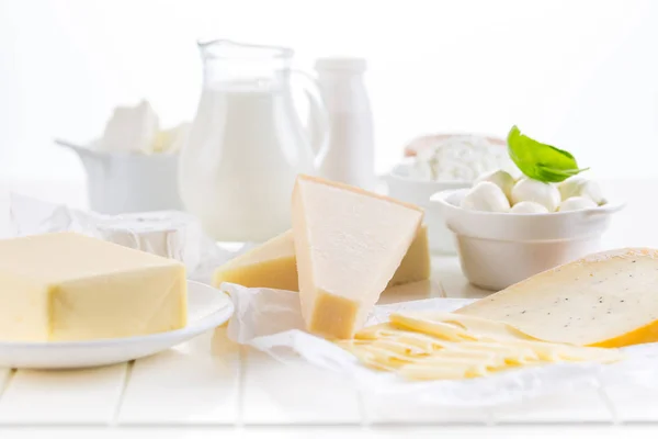 Variation Von Milchprodukten Auf Weißem Hintergrund — Stockfoto