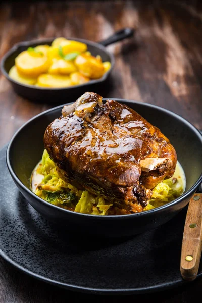 Roaster Pork Knuckle - Traditionele Duitse keuken, Eisbein — Stockfoto