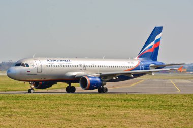 Bu Aeroflot uçağı Airbus A320 Vp-Bzr Varşova Chopin Havalimanı üzerinde kayıtlı bir görünümüdür. 1 Nisan 2017. Varşova, Polonya.