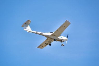 Bu özel uçak elmas Da-20-C1 Eclipse Sp-Nkt Varşova Chopin Havaalanı olarak kayıtlı bir görünümüdür. 1 Nisan 2017. Varşova, Polonya.