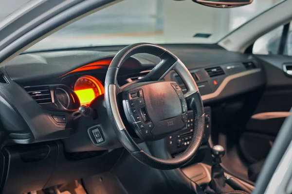 Citroen C5 III iç görünümünün görülmektedir. 