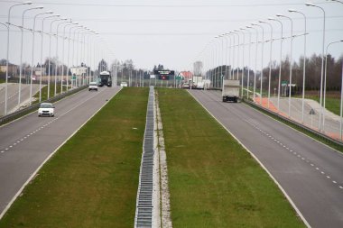 Bu Lublin'deki Solidarnosci otoyolunun manzarası. 16 Nisan 2019. Lublin, Polonya. 