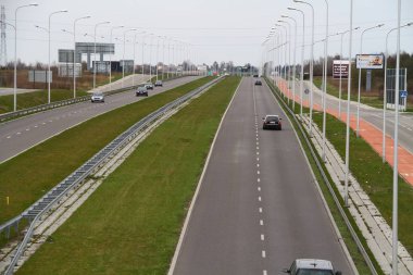 Bu Lublin'deki Solidarnosci otoyolunun manzarası. 16 Nisan 2019. Lublin, Polonya. 