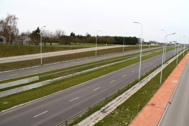 Bu Lublin'deki Solidarnosci otoyolunun manzarası. 16 Nisan 2019. Lublin, Polonya. 