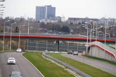 Bu Lublin'deki Solidarnosci otoyolunun manzarası. 16 Nisan 2019. Lublin, Polonya. 