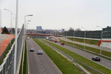 Bu Lublin'deki Solidarnosci otoyolunun manzarası. 16 Nisan 2019. Lublin, Polonya. 