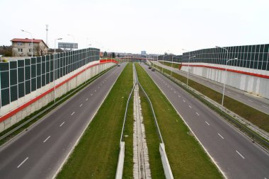 Bu Lublin'deki Solidarnosci otoyolunun manzarası. 16 Nisan 2019. Lublin, Polonya. 