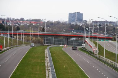 Bu Lublin'deki Solidarnosci otoyolunun manzarası. 16 Nisan 2019. Lublin, Polonya. 
