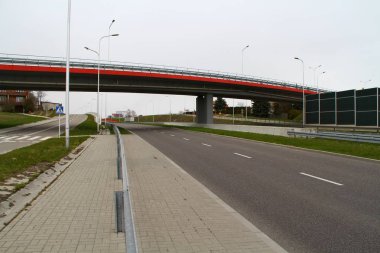 Bu Lublin'deki Solidarnosci otoyolunun manzarası. 16 Nisan 2019. Lublin, Polonya. 