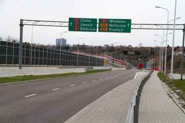 Bu Lublin'deki Solidarnosci otoyolunun manzarası. 16 Nisan 2019. Lublin, Polonya. 