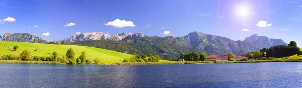 Vidvinkel Till Alperna Bergskedja Spegling Sjön Forggensee Regionen Allgaeu Bayern — Stockfoto