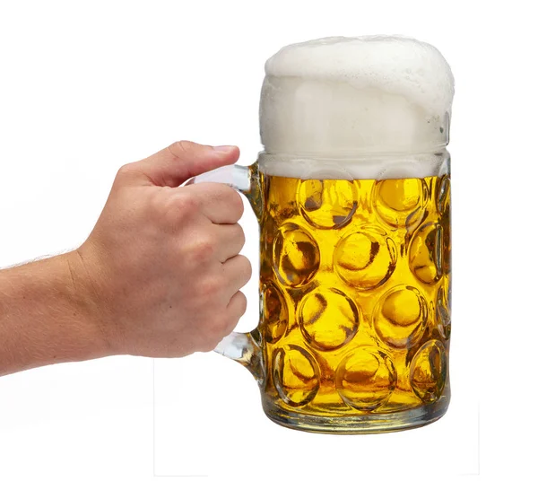 ミュンヘンのオクトーバーフェストでビールのジョッキを手に分離 — ストック写真