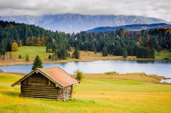 Όμορφο Αγροτικό Τοπίο Στη Βαυαρία Βουνά Karwendel Στο Φθινόπωρο — Φωτογραφία Αρχείου