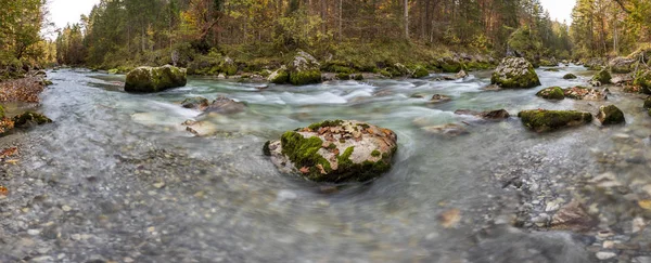 Floden Loisach Vilda Kanjon Närbelägna Staden Garmisch Bayern — Stockfoto