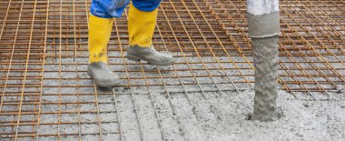 bir yeni inşa edilen evin inşaat temeli