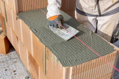 İnşaat alanında yeni evin