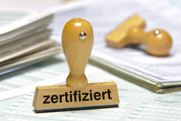 Πιστοποιημένο Τυπωμένο Σφραγίδα Στη Γερμανική Γλώσσα Zertifiziert — Φωτογραφία Αρχείου