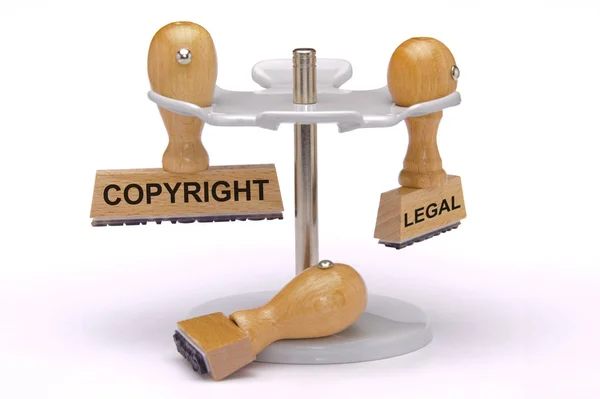 橡皮图章上的版权和法律印版 — 图库照片