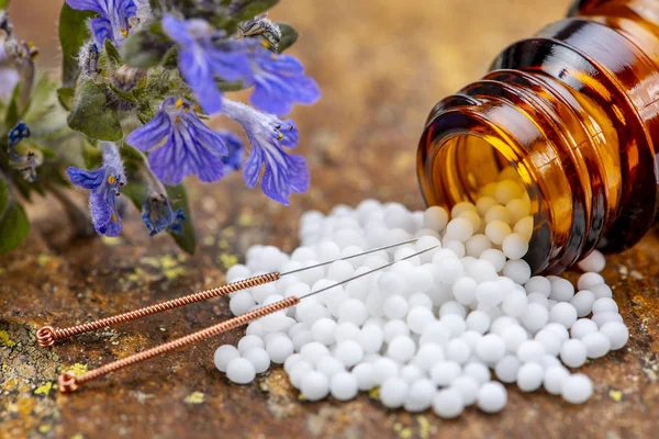 Medicina Alternativa Con Píldoras Homeopáticas Acupuntura — Foto de Stock