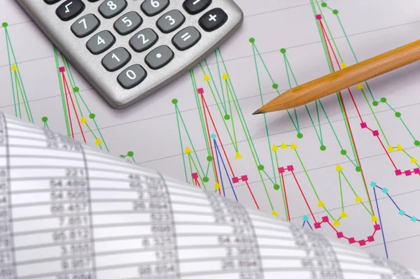 Financial calculation with chart of stock market — Stock Photo, Image