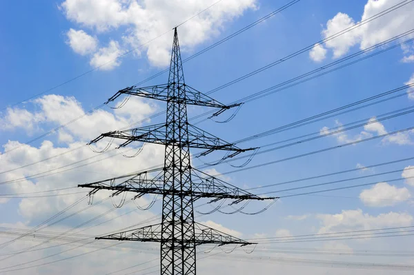 Hoogspanning Elektrische Masten Van Elektriciteitscentrale — Stockfoto