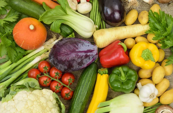 Arrangement des fruits de légumes frais — Photo