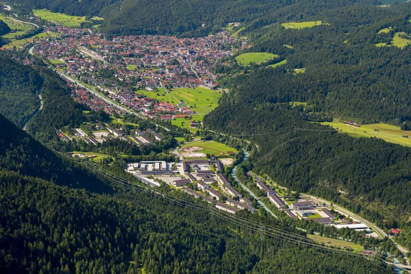 Almanya Nın Bavyera Kentindeki Mittenwald Kentinin Havadan Görüntüsü — Stok fotoğraf