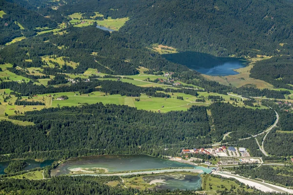 ドイツのバイエルン州のバルムゼー湖への航空路の眺め — ストック写真