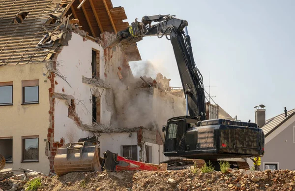 Zerstörung Von Wohnhaus — Stockfoto