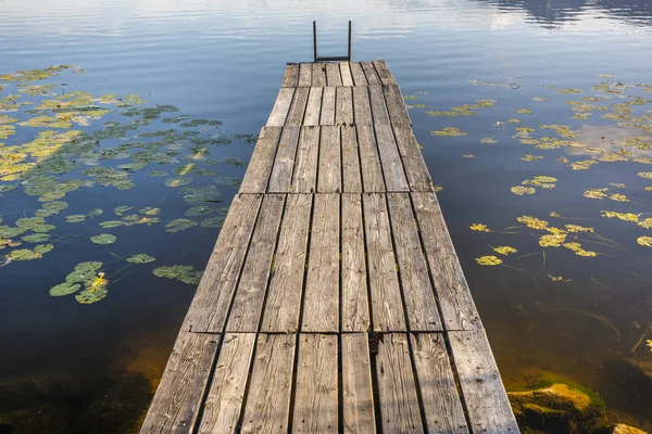 Dřevěné Přístaviště Jezera — Stock fotografie