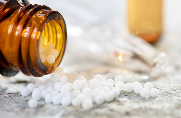 Medicina Alternativa Con Píldoras Herbales Homeopáticas —  Fotos de Stock