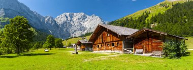 Alp Dağları 'ndaki panorama manzarası
