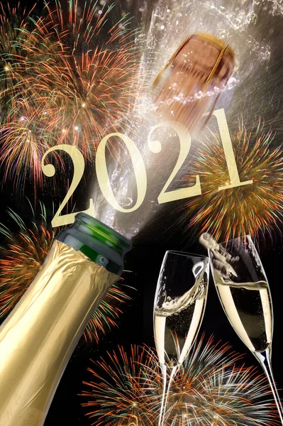 Bottiglia Scoppiettante Champagne Con Fuochi Artificio Silenziatore 2021 — Foto Stock