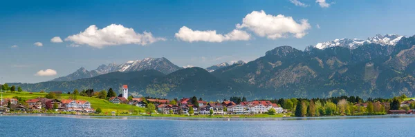 Панорамний Ландшафт Баварії Гірським Хребтом Озером — стокове фото