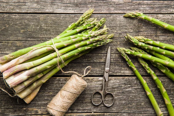 Fresh Green Asparagus Scissors Thread — Stock Photo, Image