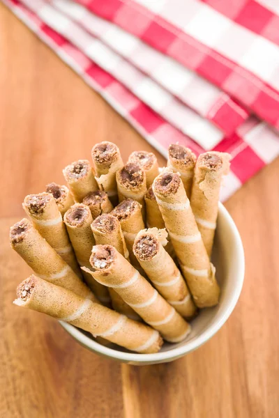 Süße Schokolade Waffelröllchen Schüssel — Stockfoto