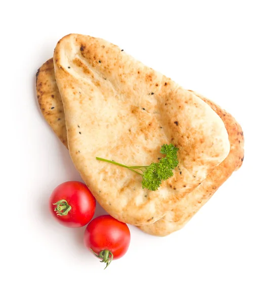 Indický Naan Chléb Rajčaty Izolovaných Bílém Pozadí — Stock fotografie