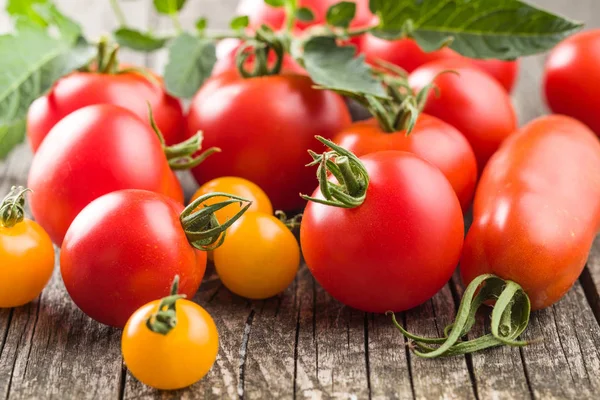 Tasty Various Tomatoes Old Wooden Table — Stock Photo, Image