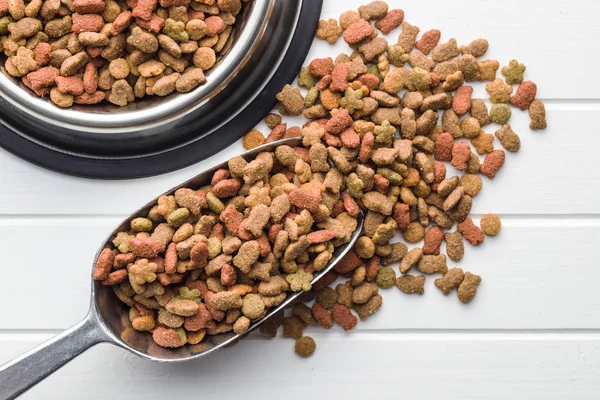 Dry Pet Food Dry Kibble Food Scoop Top View — Stock Photo, Image