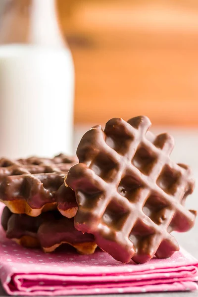 초콜릿 와플입니다 달콤한 Chocolated 디저트 — 스톡 사진