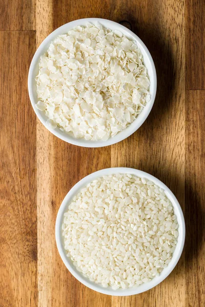 米饭和米饭在碗里片 顶视图 — 图库照片