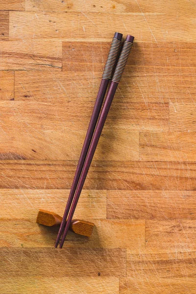 Bambusz Pálcika Fából Készült Asztal Szemközti Nézet — Stock Fotó