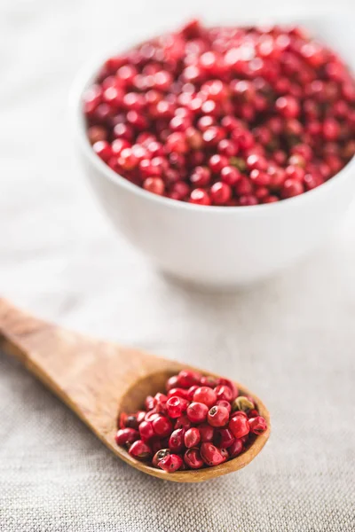 Dried Pink Peppercorn Wooden Spoon — Stock Photo, Image