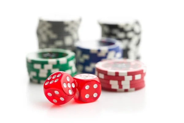 Dados y fichas de poker . —  Fotos de Stock