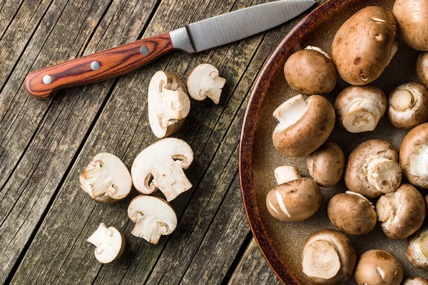 Cogumelos de champignon frescos. — Fotografia de Stock