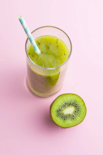 Glas Kiwi Smoothie SAP. — Stockfoto