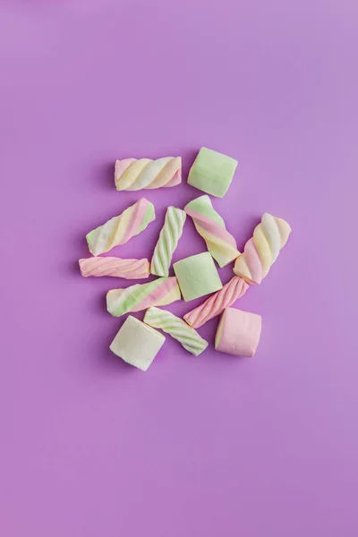 Zoete kleurrijke marshmallows. — Stockfoto