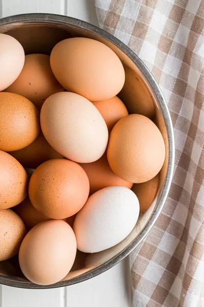 Syrová kuřecí vejce. — Stock fotografie
